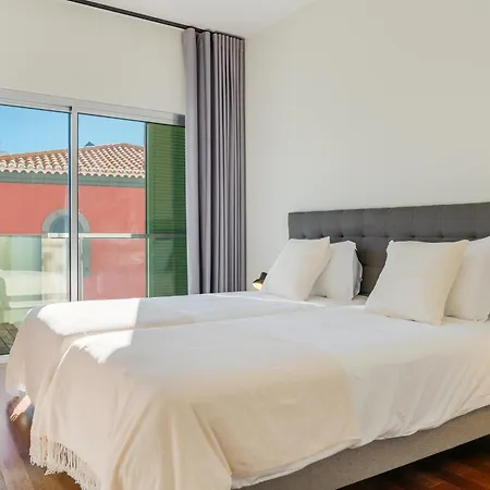 Nogueira V With Private Pool By Madeira Apartment *