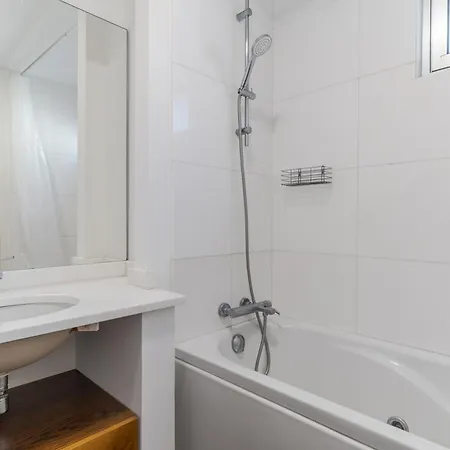 Nogueira V With Private Pool By Madeira Funchal (Madeira)