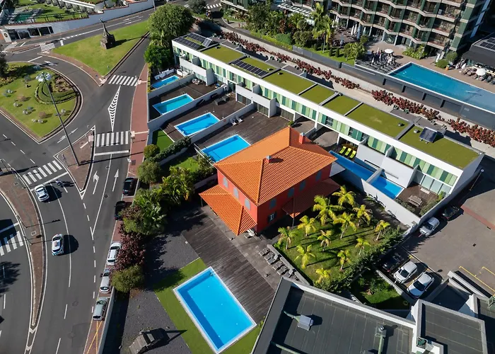 Nogueira V With Private Pool By Madeira Daire