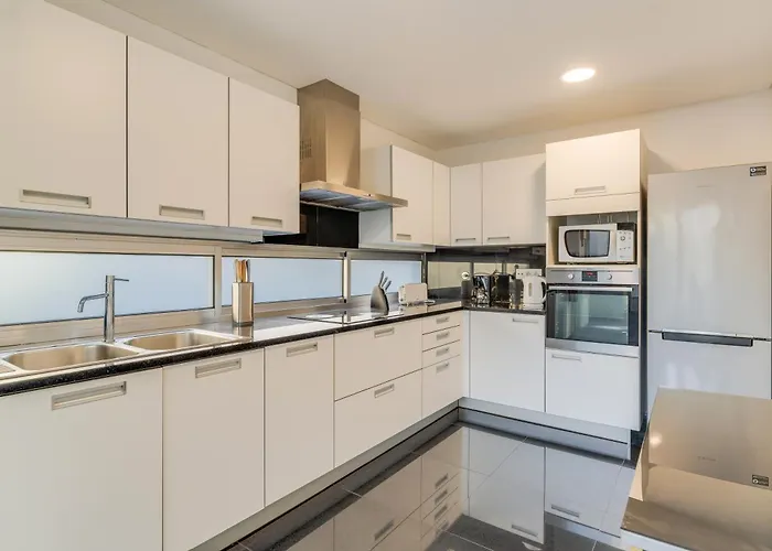 Nogueira V With Private Pool By Madeira *